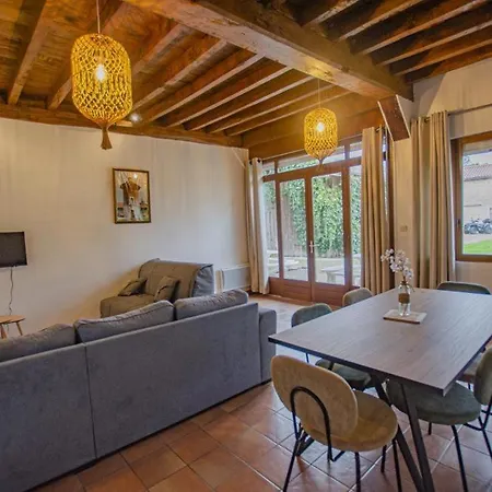 Le Du Chateau 2 Casa de Férias