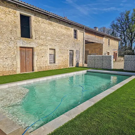 Holiday home Le Du Chateau 2 Crespy-le-Neuf